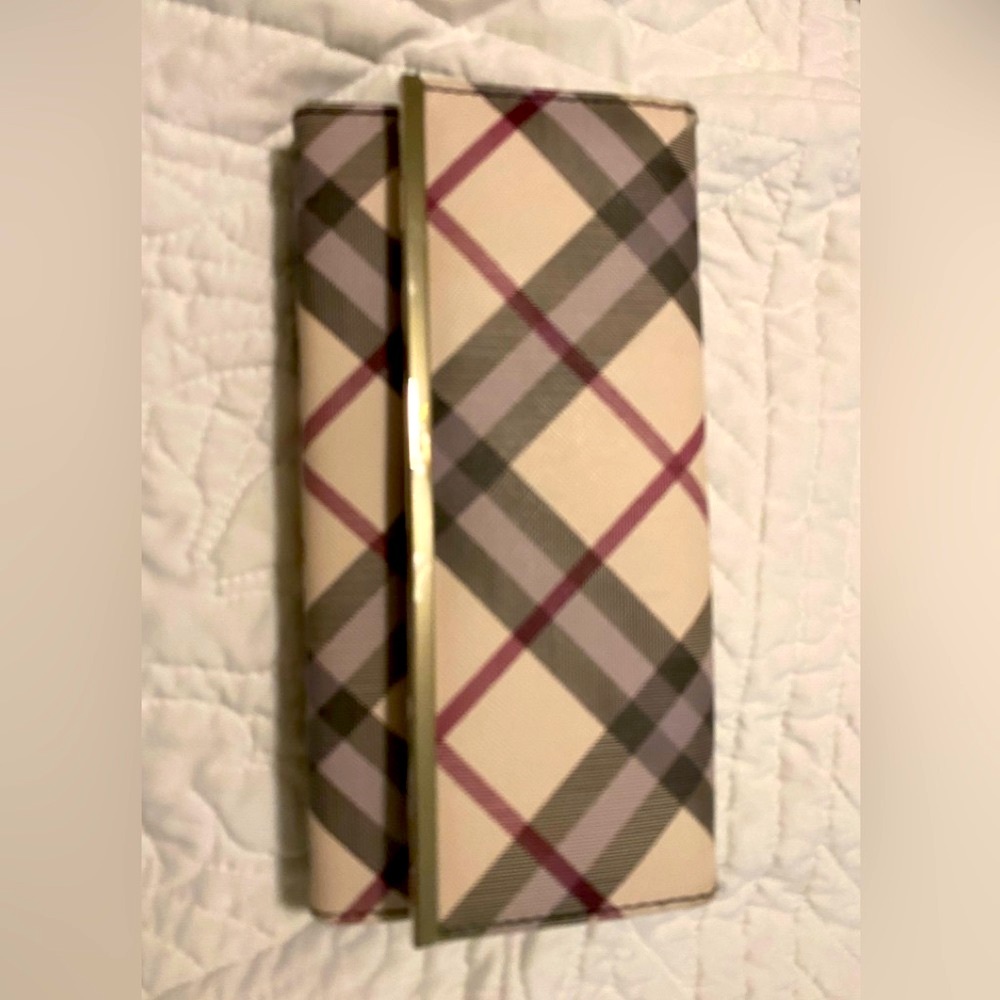 Safe keeper Wallet with storage for coupons receipts and checks